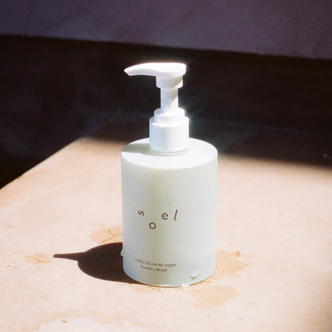 soel（ソエル） LIVING-OIL ハンドソープ PowderyWood 250mL
